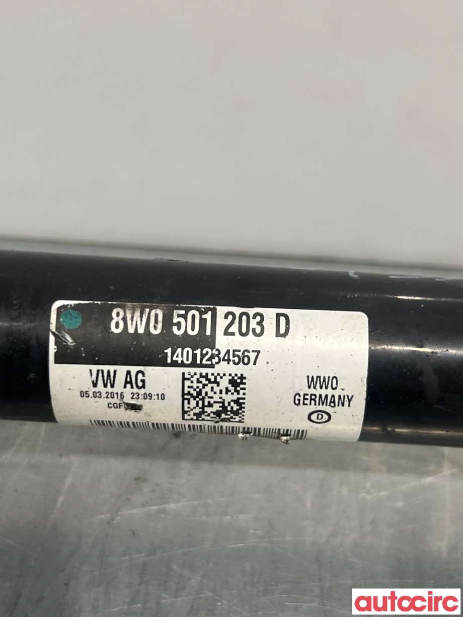Drivaksel høyre bak til Audi A4 2015-2019 (Type V, Fase 1) (B9) (B9) (AUDI|8W0501203D|)