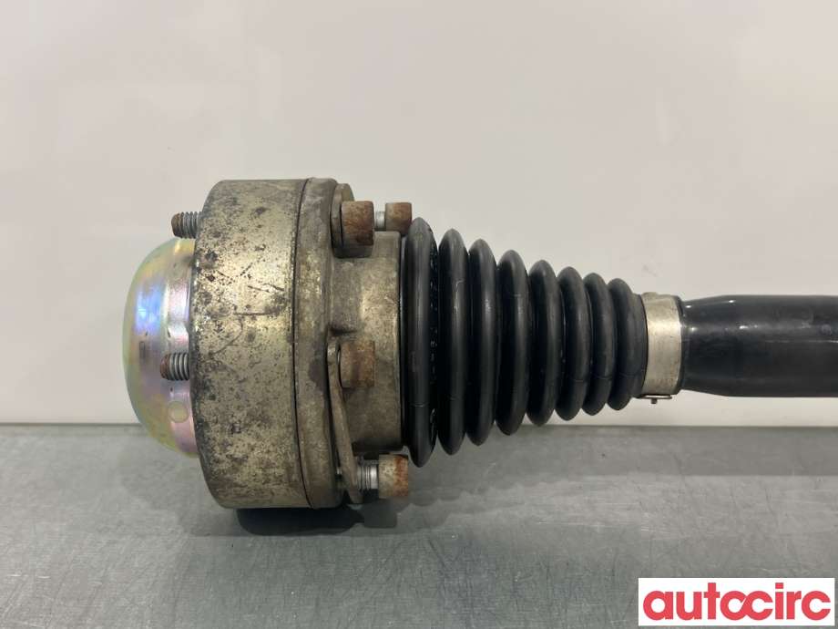 Drivaksel venstre bak til Audi A4 2015-2019 (Type V, Fase 1) (B9) (B9) (AUDI|8W0501203D|)