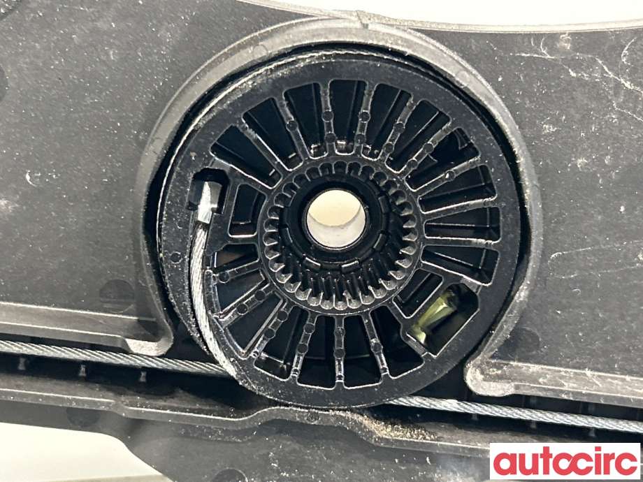 Ruteheis til VW Passat 2015-2019 (Fase 1) (B8) (B8) (VOLKSWAGEN|3G9839462B|C20657-100|3G9839462A)