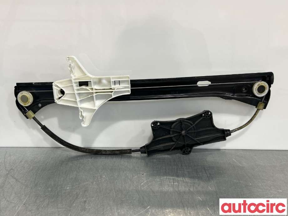 Ruteheis til VW Passat 2015-2019 (Fase 1) (B8) (B8) (VOLKSWAGEN|3G9839462B|C20657-100|3G9839462A)