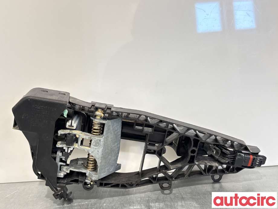 Dørhåndtak utv venstre bak til BMW X5 2013-2018 (F15) (F15) (BMW|51217433843||7381873)