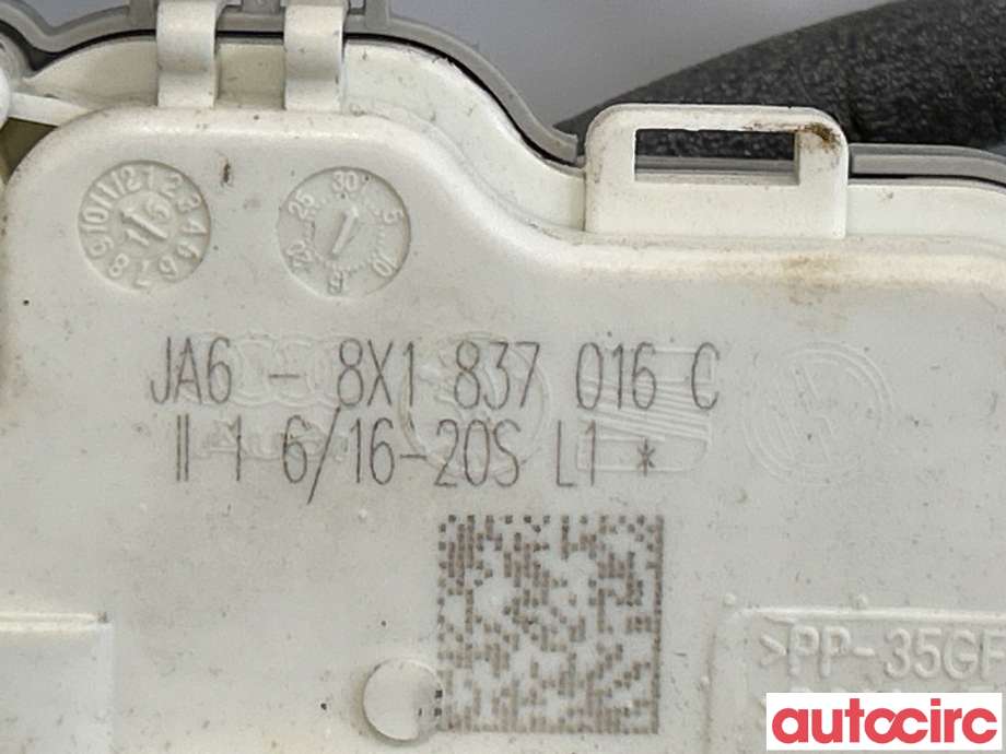 Låsekasse høyre foran til Audi A4 2015-2019 (Type V, Fase 1) (B9) (B9) (AUDI|8X1837016C|)