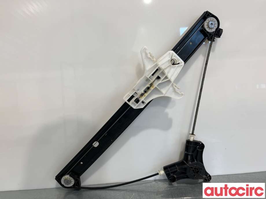 Ruteheis til VW T-Cross 2019-->>  (VOLKSWAGEN|2GM839462F|2GM839462D)