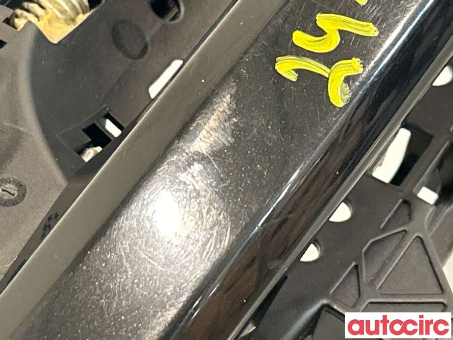 Dørhåndtak utv venstre foran til Audi A4 2015-2019 (Type V, Fase 1) (B9) (B9) (AUDI|8W1837239|8W1837811A|8W01837811A)