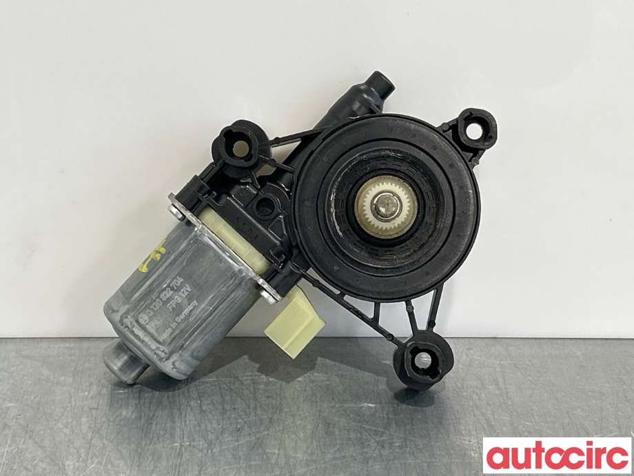 Ruteheis høyre foran til Audi A4, 2015-2019 (Type V, Fase 1) (B9) (B9) (AUDI|8W0959802)