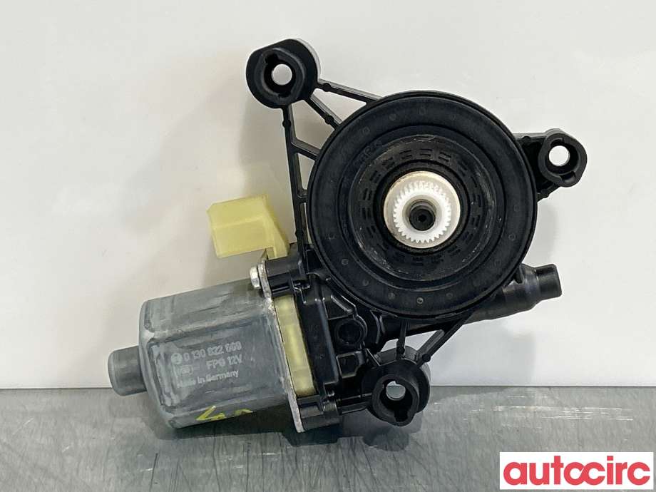 Ruteheis venstre bak til Audi A4, 2015-2019 (Type V, Fase 1) (B9) (B9) (AUDI|8W0959811)