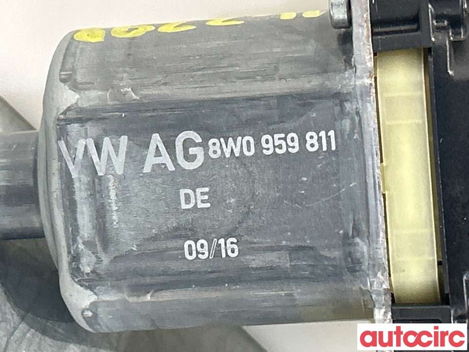 Ruteheis venstre bak til Audi A4 2015-2019 (Type V, Fase 1) (B9) (B9) (AUDI|8W0959811|0130822669)