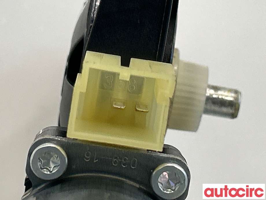 Ruteheis venstre foran til Audi A4 2015-2019 (Type V, Fase 1) (B9) (B9) (AUDI|8W0959801|0130822705)