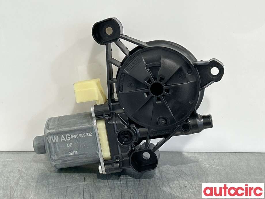 Ruteheis høyre bak til Audi A4 2015-2019 (Type V, Fase 1) (B9) (B9) (AUDI|8W0959812|0130822668)