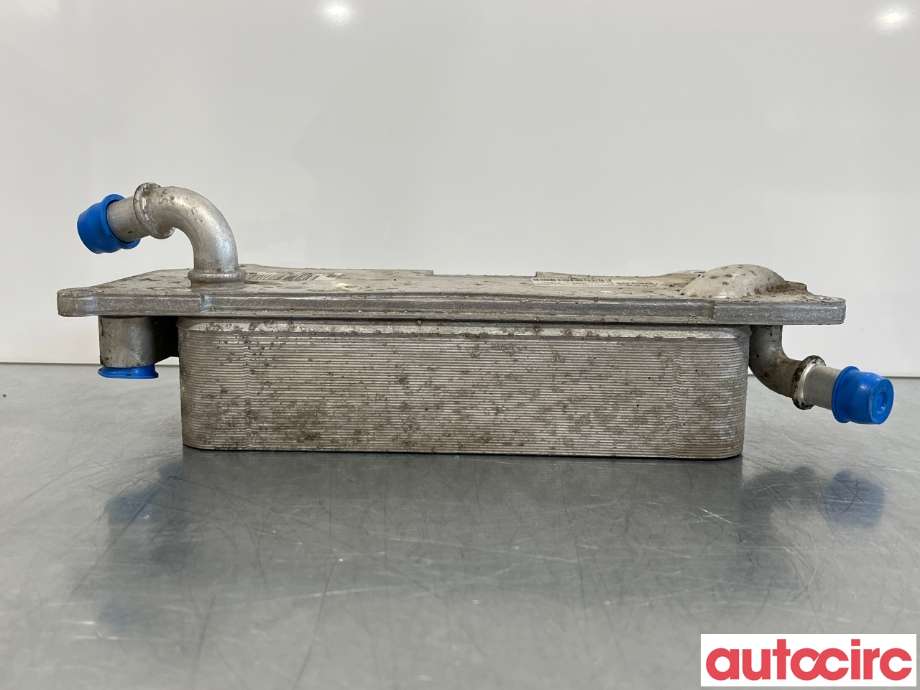 Oljekjøler til Audi A6 2011-2014 (Type IV, Fase 1) (C7) (C7) (AUDI|4G0317021AF|V6880006|4G0317021T)