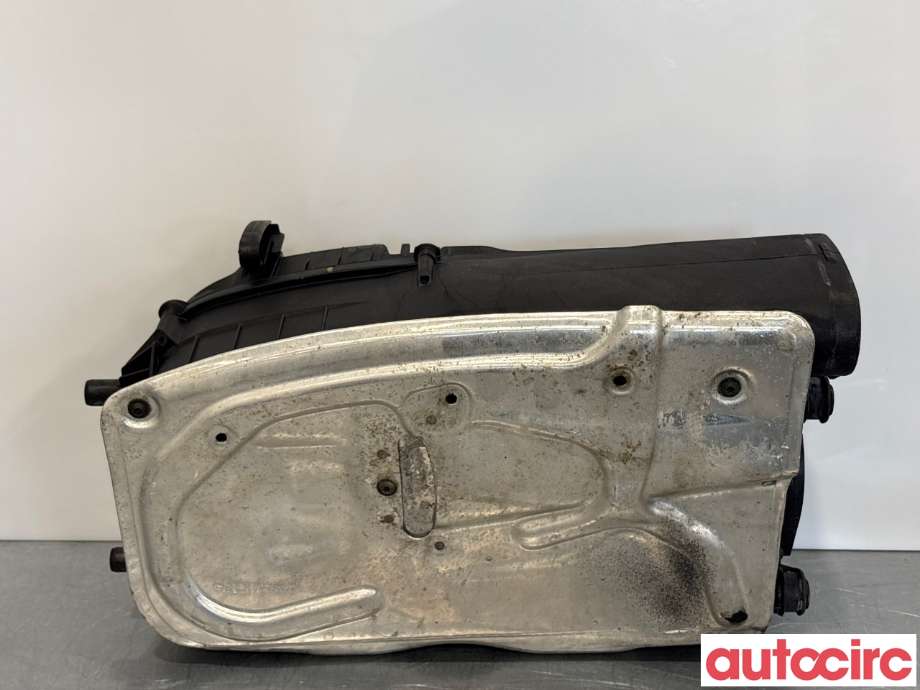 Luftfilterboks til Mercedes C-Klasse 2011-2014 (Fase 2) (W204) (W204) (MERCEDES|A6510901101|LP1767-02|A6510902301)