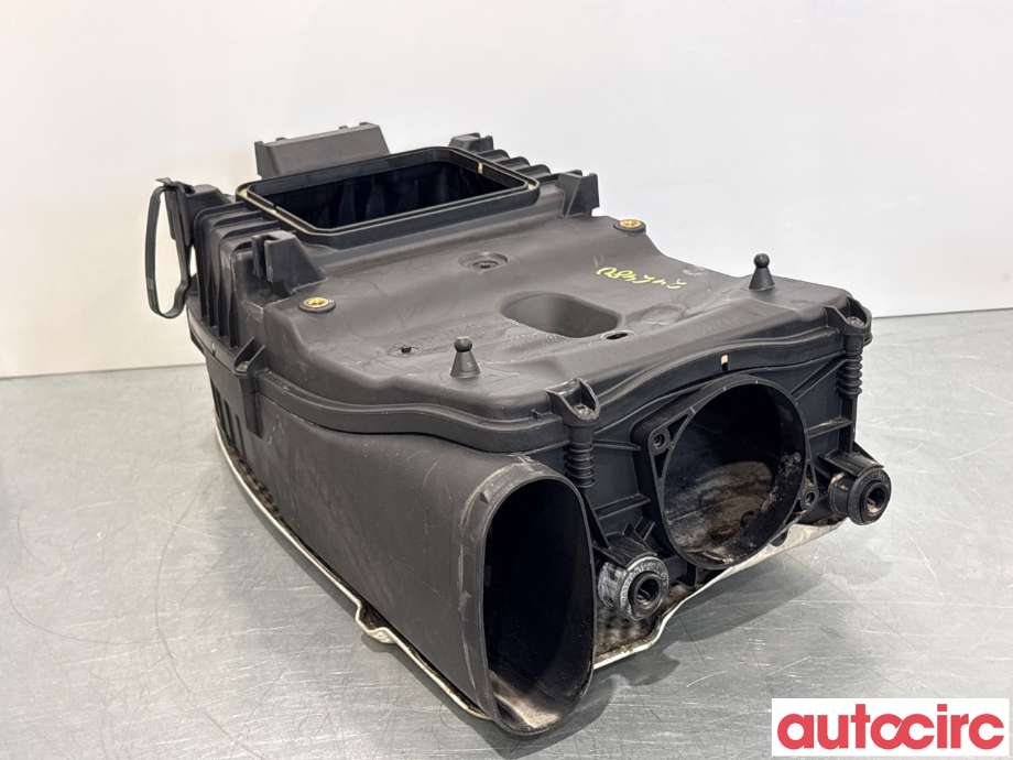 Luftfilterboks til Mercedes C-Klasse 2011-2014 (Fase 2) (W204) (W204) (MERCEDES|A6510901101|LP1767-02|A6510902301)