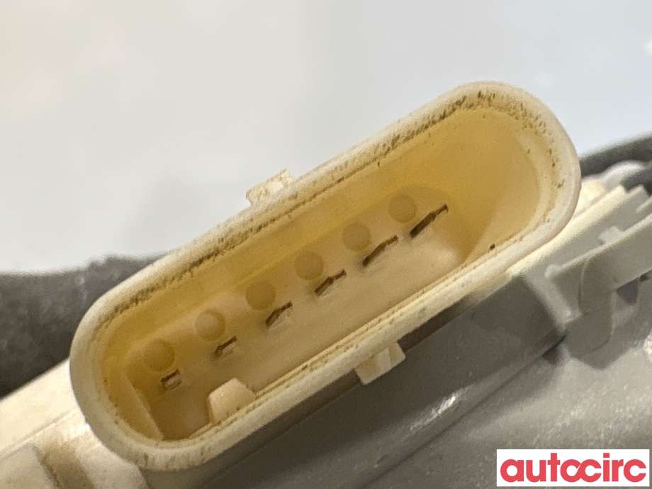 Låsekasse høyre foran til Audi A6 2011-2014 (Type IV, Fase 1) (C7) (C7) (AUDI|8J1837016C||8J1837016E)