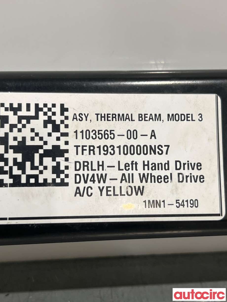 Diverse deler til Tesla Model 3 2018-2023 (Fase 1)  (TESLA|1075042-00-F||1103565-00-A)