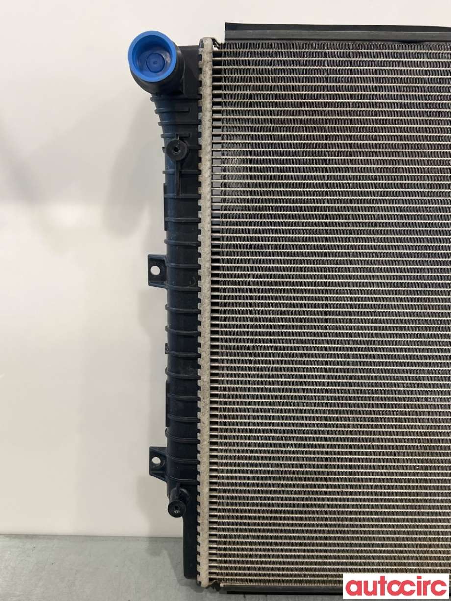 Radiator (manuell gir) til VW Caddy 2015-2020 (Type III, Fase 3)  (VOLKSWAGEN|5K0121251Q|)