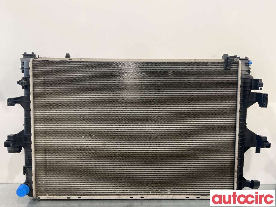 Radiator (automat gir) til VW Transporter / Caravelle 2009-2015 (Fase 2) (T5) (T5) (VOLKSWAGEN|7E0121253A|)