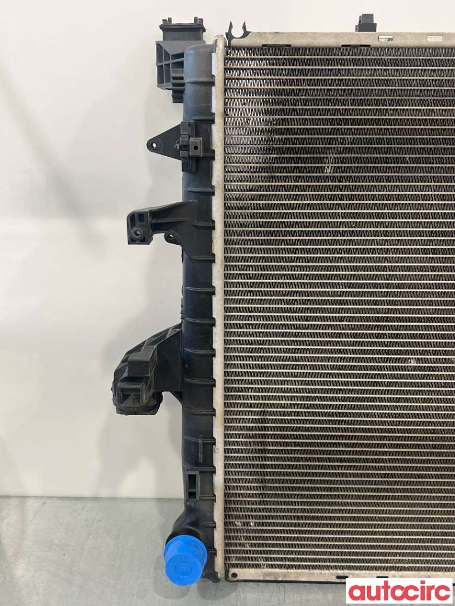 Radiator (automat gir) til VW Transporter / Caravelle 2009-2015 (Fase 2) (T5) (T5) (VOLKSWAGEN|7E0121253A|)