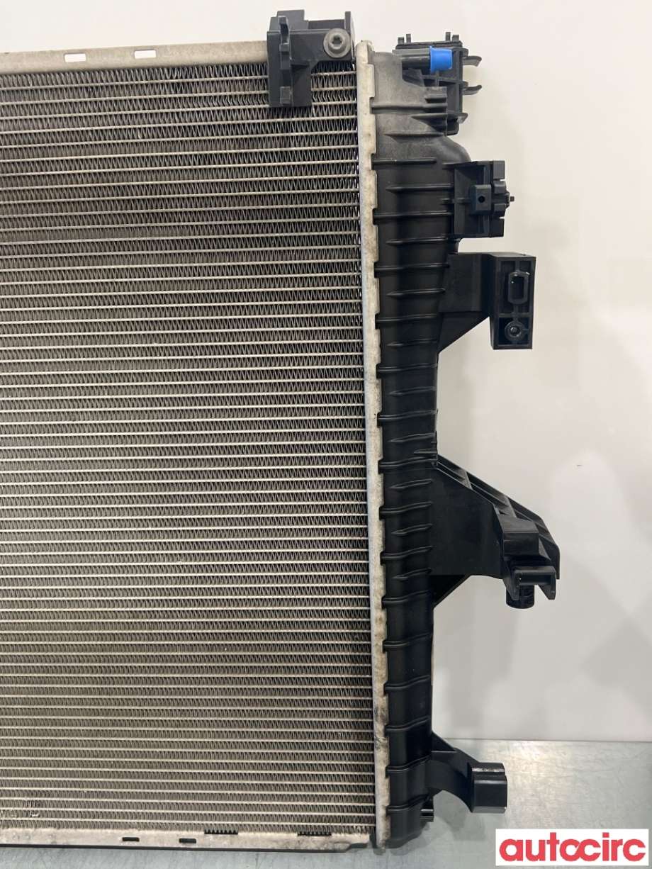 Radiator (automat gir) til VW Transporter / Caravelle 2009-2015 (Fase 2) (T5) (T5) (VOLKSWAGEN|7E0121253A|)
