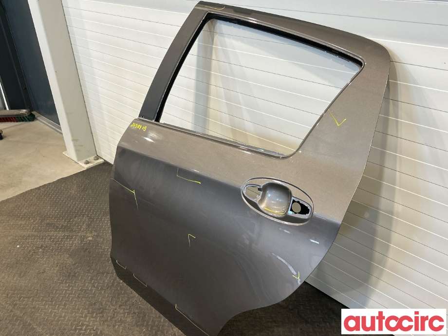 Dør venstre bak til Toyota Yaris 2014-2020 (Type III, Fase 2)  (TOYOTA|670040D210)