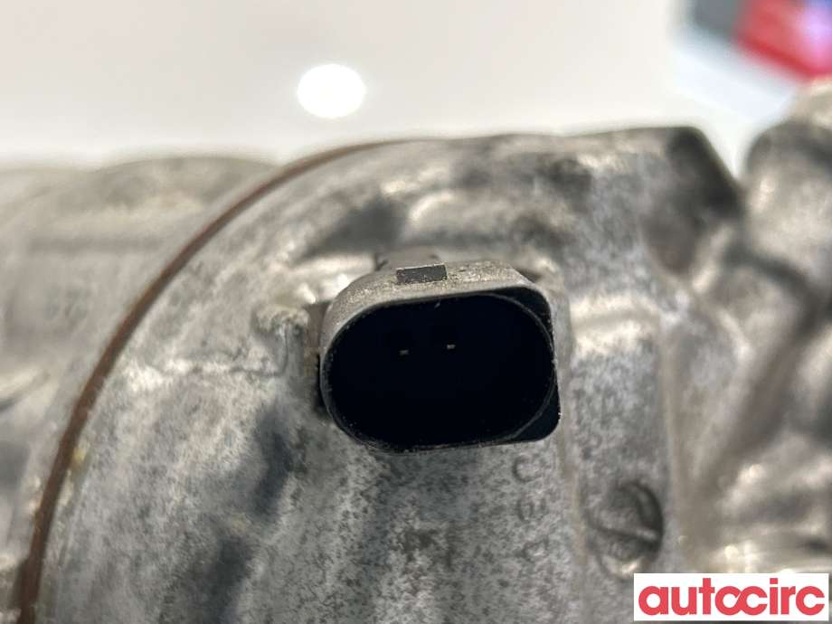 Aircondition kompressor til Audi A4 2015-2019 (Type V, Fase 1) (B9) (B9) (AUDI|4M0820803|447150-7480|8W5820803A)