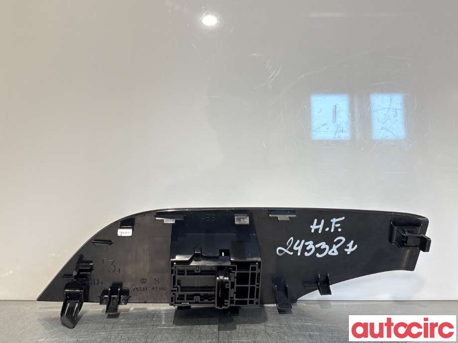 Bryter ruteheis til Toyota RAV4 2019-->> (Type V)  (TOYOTA|8481012120|)