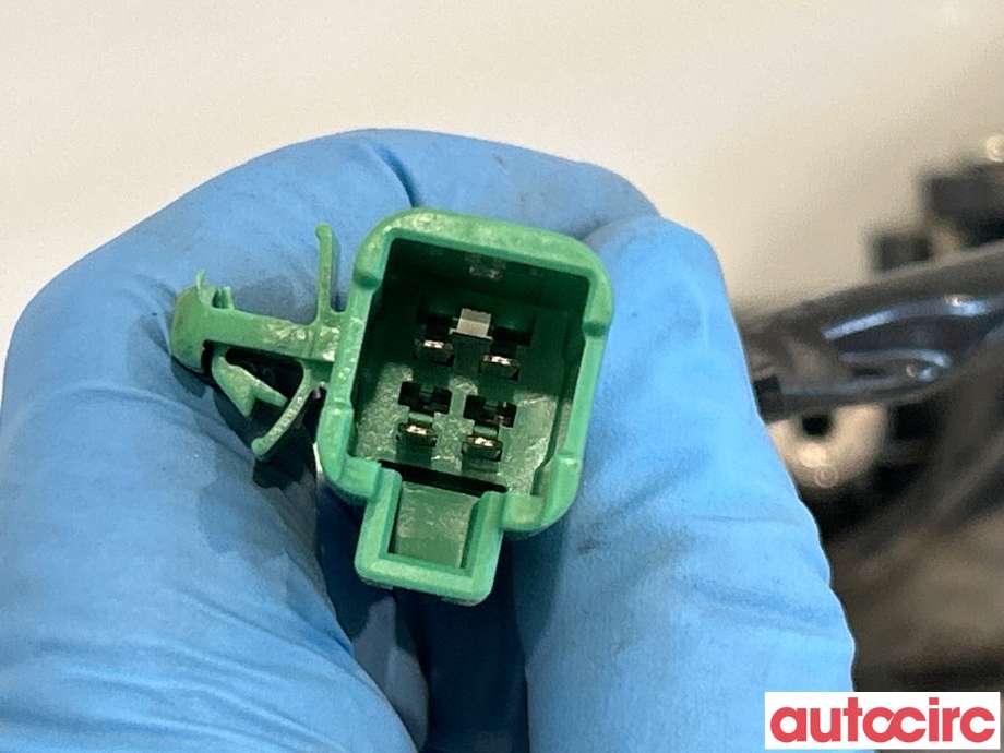 Bryter baklukeåpner til Suzuki Swift 2005-2010 (SUZUKI|82850-63JB0-ZY4|82851-63JB)
