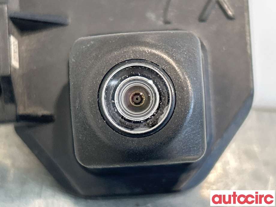 Kamera til Toyota Yaris 2014-2020 (Type III, Fase 2) (TOYOTA|867900D060|GP-KD63C7RC|86790-0D060)