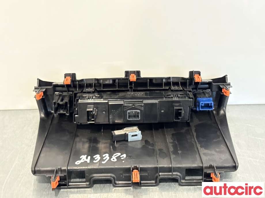 Bryter setevarme til Toyota RAV4 2019-->> (Type V)  (TOYOTA|8475242010|)