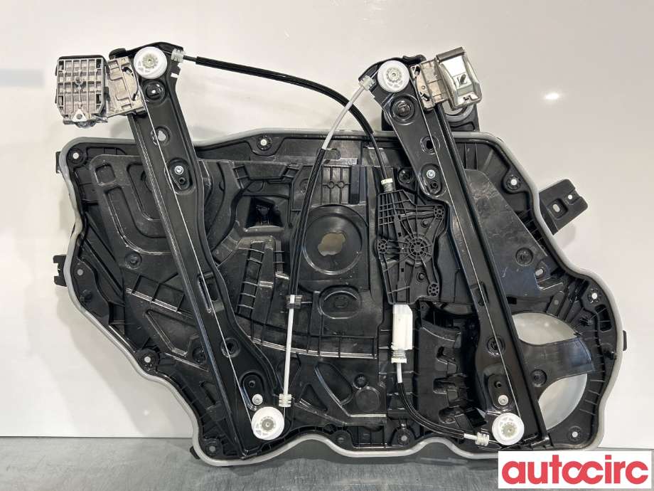 Ruteheis til Tesla Model Y 2021-2024 (Type I) (TESLA|1526801-00-G||1495509-97-E)