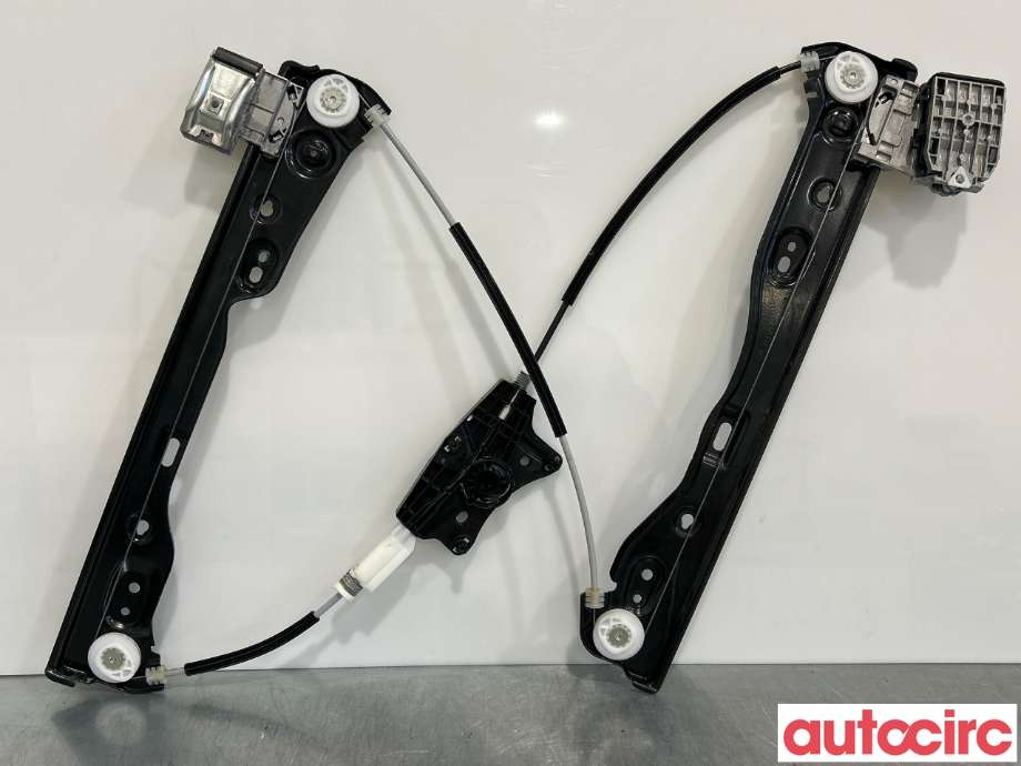 Ruteheis til Tesla Model Y 2021-2024 (Type I) (TESLA|1526800-00-G|)