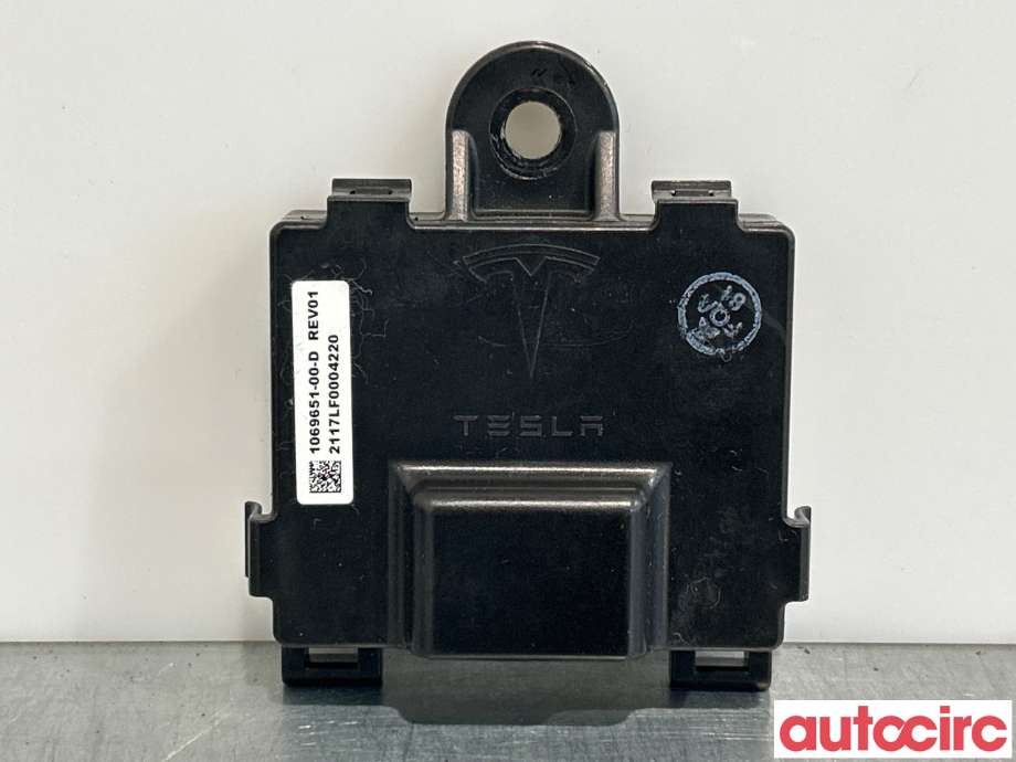 Styreenhet dør venstre foran til Tesla Model S 2016-2021 (Fase 2) (TESLA|1069651-00-D|)