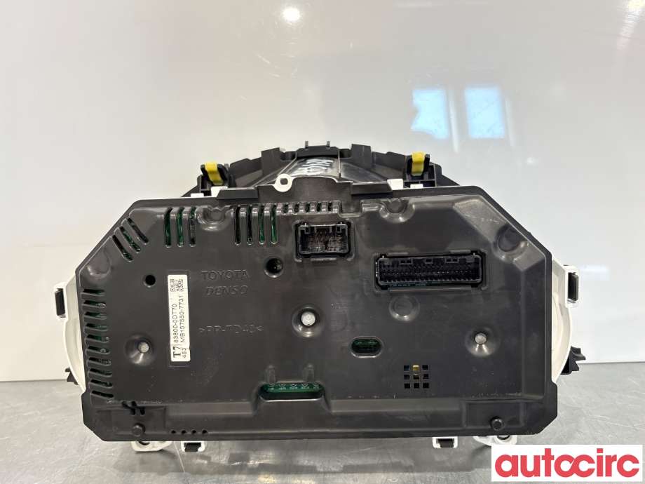 Instrumentpanel til Toyota Yaris 2012-2014 (Type III, Fase 1) (TOYOTA|838000DT70|MB157550-7731|83800-0DT70)