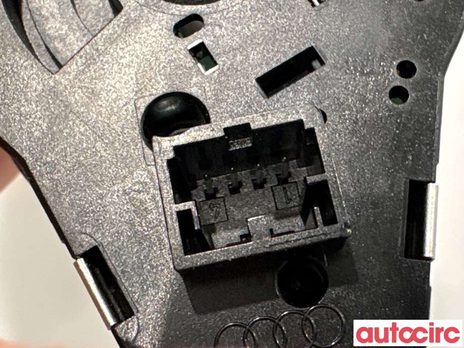 Bryter lys til Audi A4 2007-2014 (Type IV) (B8) (B8) (AUDI|8K0941531AR|74850-135)