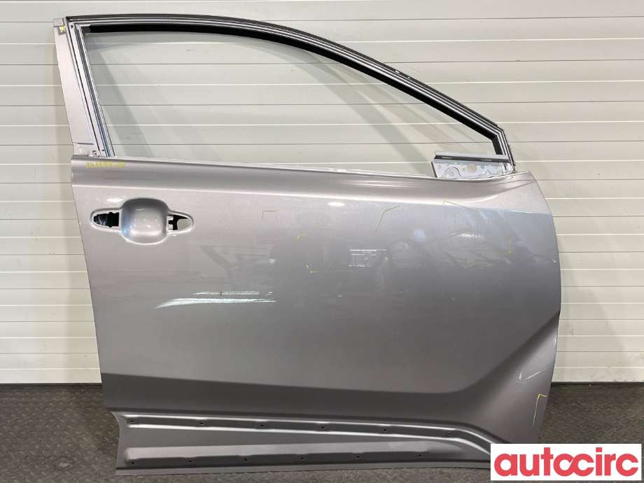 Dør høyre foran til Toyota C-HR 2016-->> (TOYOTA|67001F4010)
