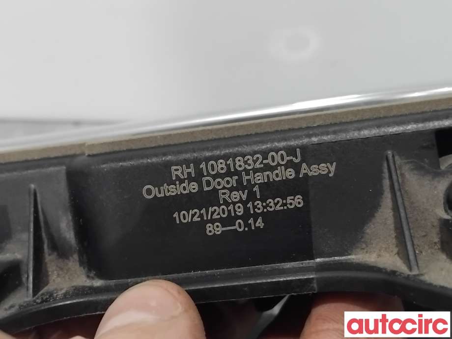 Dørhåndtak utv høyre foran til Tesla Model 3 2018-2023 (Fase 1) (TESLA|1081832-00-J|)