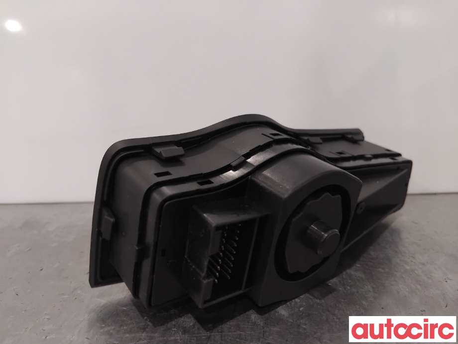 Bryter lys til Hyundai i40 2012-2017 (HYUNDAI|933003Z050RY||93300-3Z050)