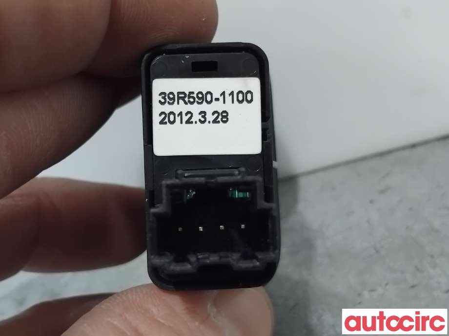 Bryter baklukeåpner til Hyundai i40 2012-2017 (HYUNDAI|935553Z000RY|)