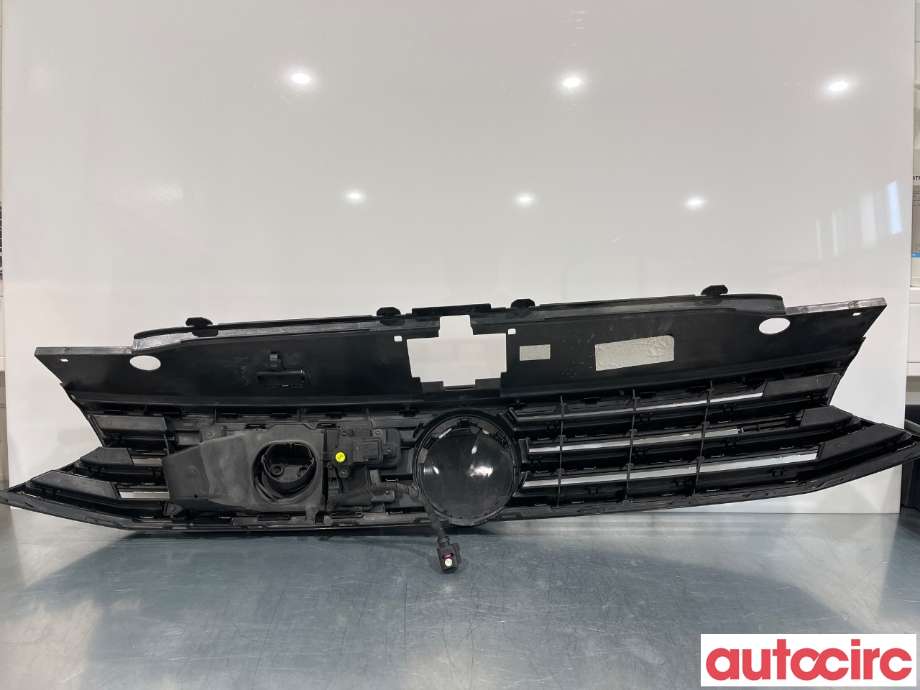 Grill til VW Passat 2015-2019 (Fase 1) (B8) (B8) (VOLKSWAGEN|3G0853651F)