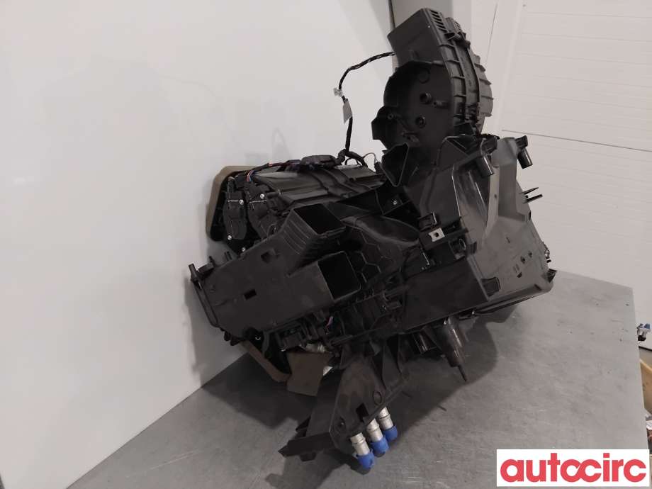 Diverse deler til BMW X5 2013-2018 (F15) (F15) (BMW|64119291188||6806544)