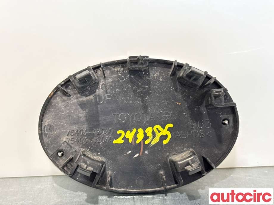 Emblem til Toyota RAV4 2013-2015 (Type IV, Fase 1) (TOYOTA|7530112400||75403-42030)