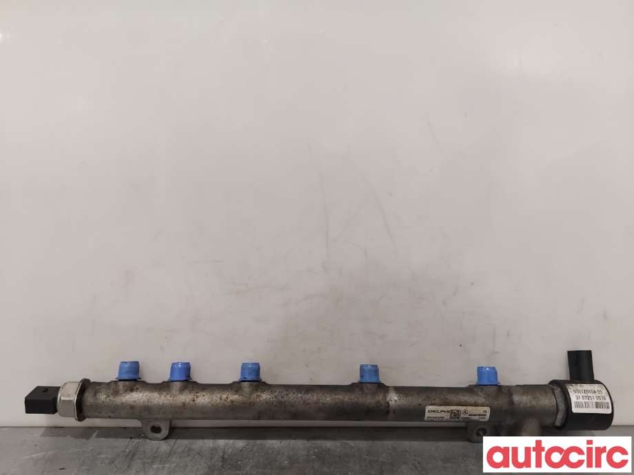 Dyseskinne (fuelrail) til Mercedes C-Klasse 2007-2011 (Fase 1) (W204) (W204) (MERCEDES|A6460700395|R9144Z142A)