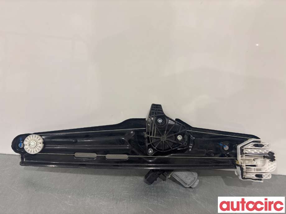 Ruteheis til BMW X3 2010-2017 (F25) (F25) (BMW|51357382138|)