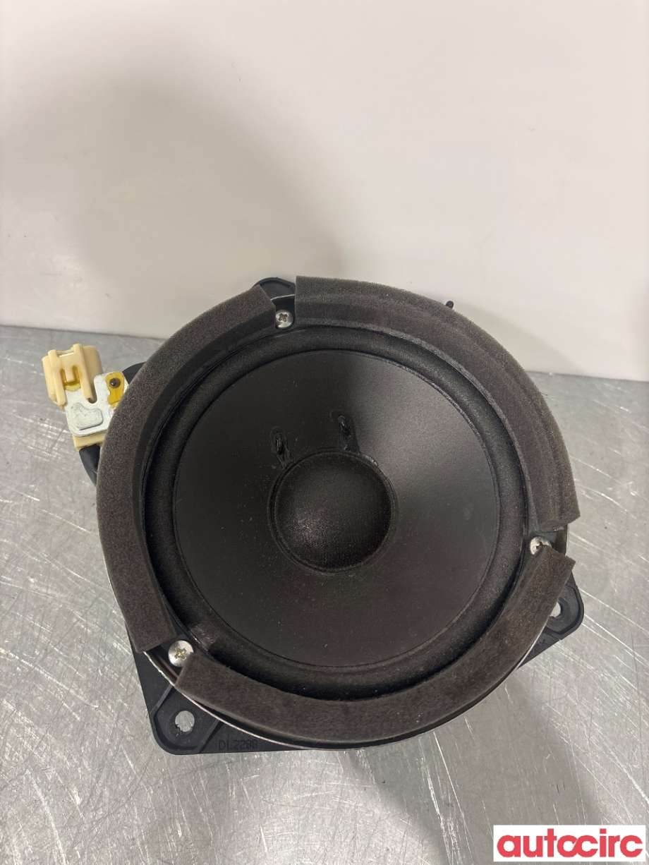 Bilstereo høyttaler til Subaru Outback, 2009-2014 (Type IV)  (SUBARU|86301AJ100)