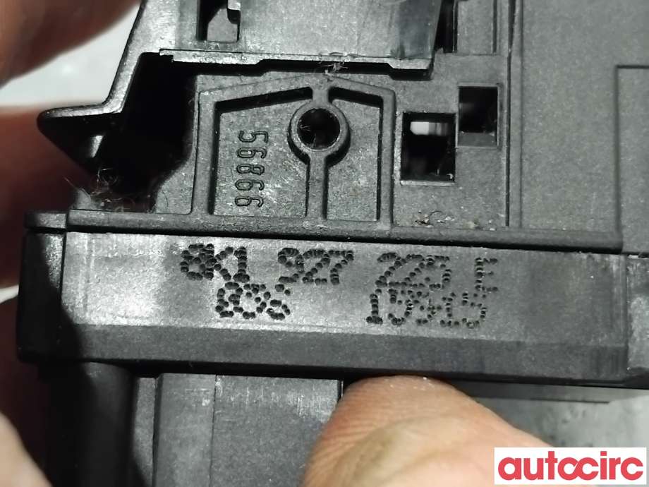 Bryter elektrisk håndbrekk/parkbrems til Audi Q5 2012-2017 (Type I, Fase 2) (AUDI|8K1927225E|)