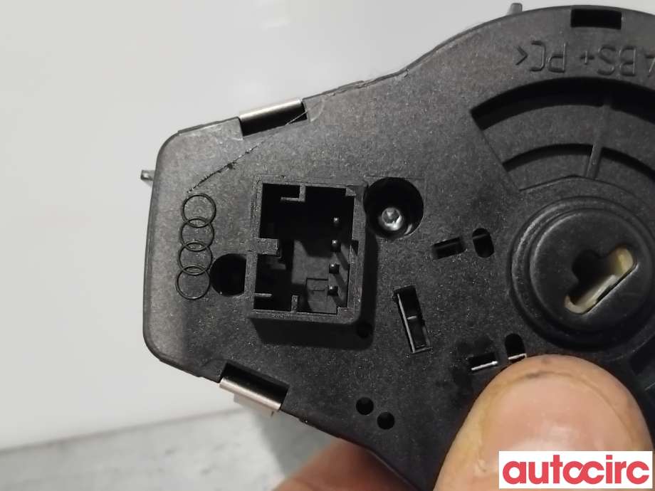 Bryter lys til Audi Q5 2012-2017 (Type I, Fase 2) (AUDI|8K0941531AS|74850-135)
