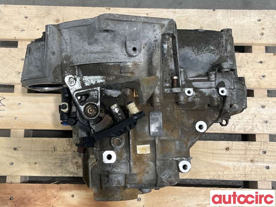 Girkasse manuell 6-trinn til VW Caddy 2010-2015 (Type III, Fase 2) (VOLKSWAGEN|02Q300048K|NFQ|02Q300013S)