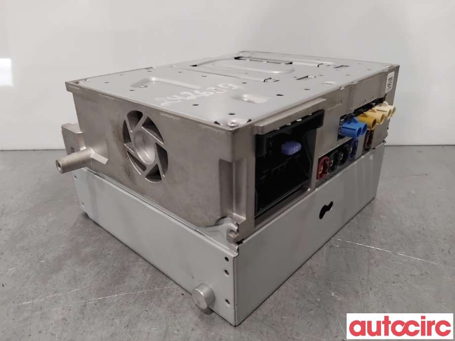 Bilstereo navigasjon til Mercedes C-Klasse 2014-2018 (Fase 1) (W205) (W205) (MERCEDES|A2059000541|HBM109|A2059005426)