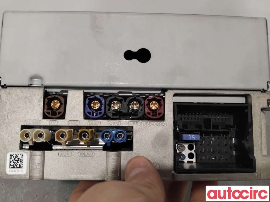 Bilstereo navigasjon til Mercedes C-Klasse 2014-2018 (Fase 1) (W205) (W205) (MERCEDES|A2059000541|HBM109|A2059005426)