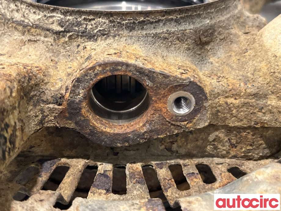 Hjulspindel høyre foran til Toyota Hilux 2006-2011 (TOYOTA|432110K030|)