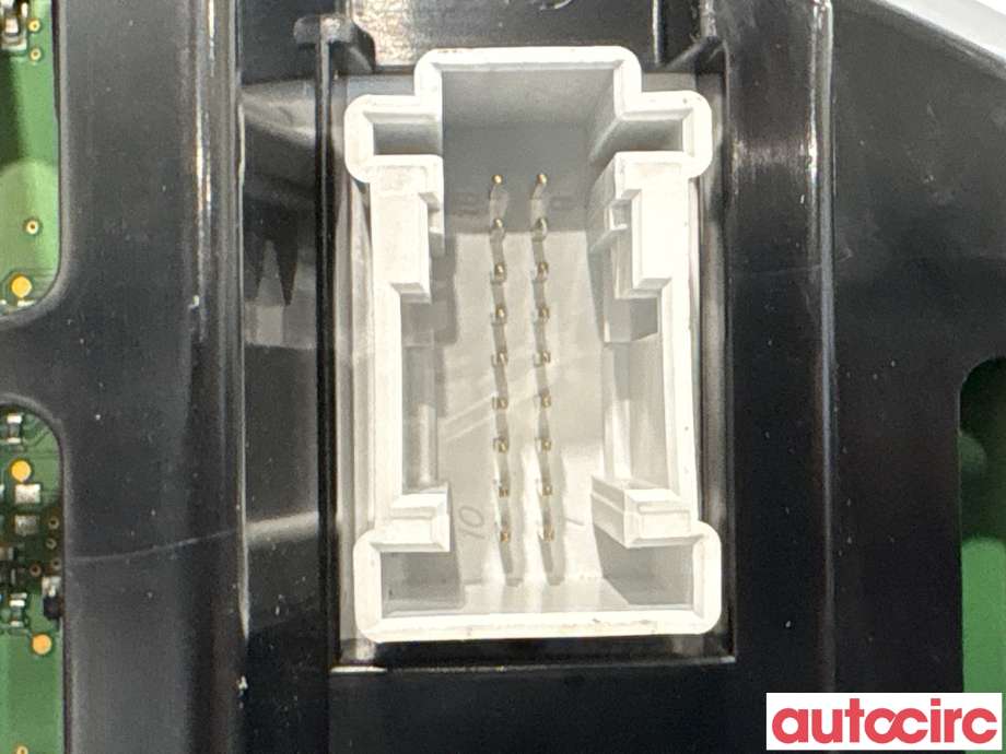Instrumentpanel til Mercedes C-Klasse 2011-2014 (Fase 2) (W204) (W204) (MERCEDES|A2049004108|A2C33221600)